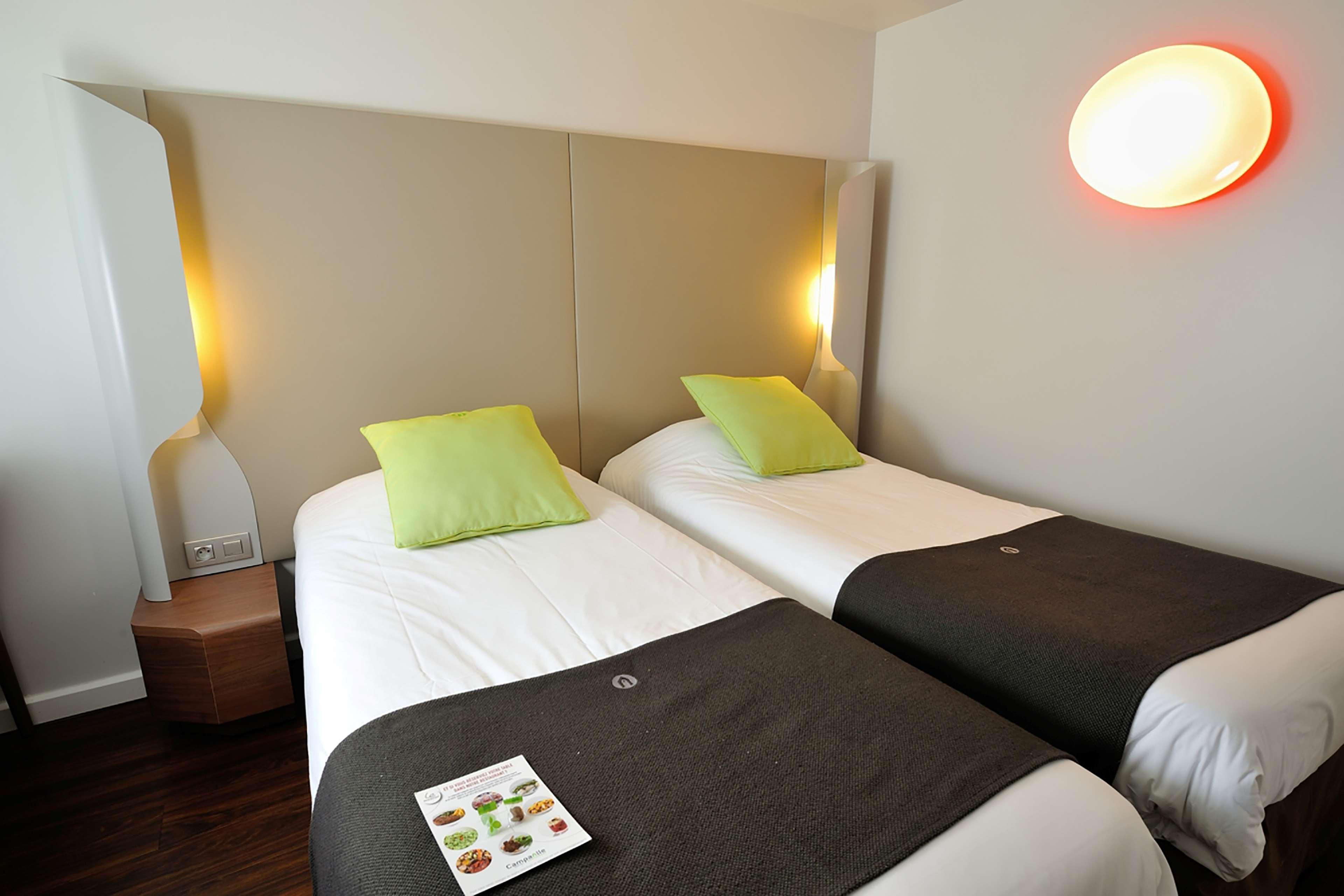 Campanile Orange Centre Sortie 21 Sur A7 A9 Hotel Exterior photo