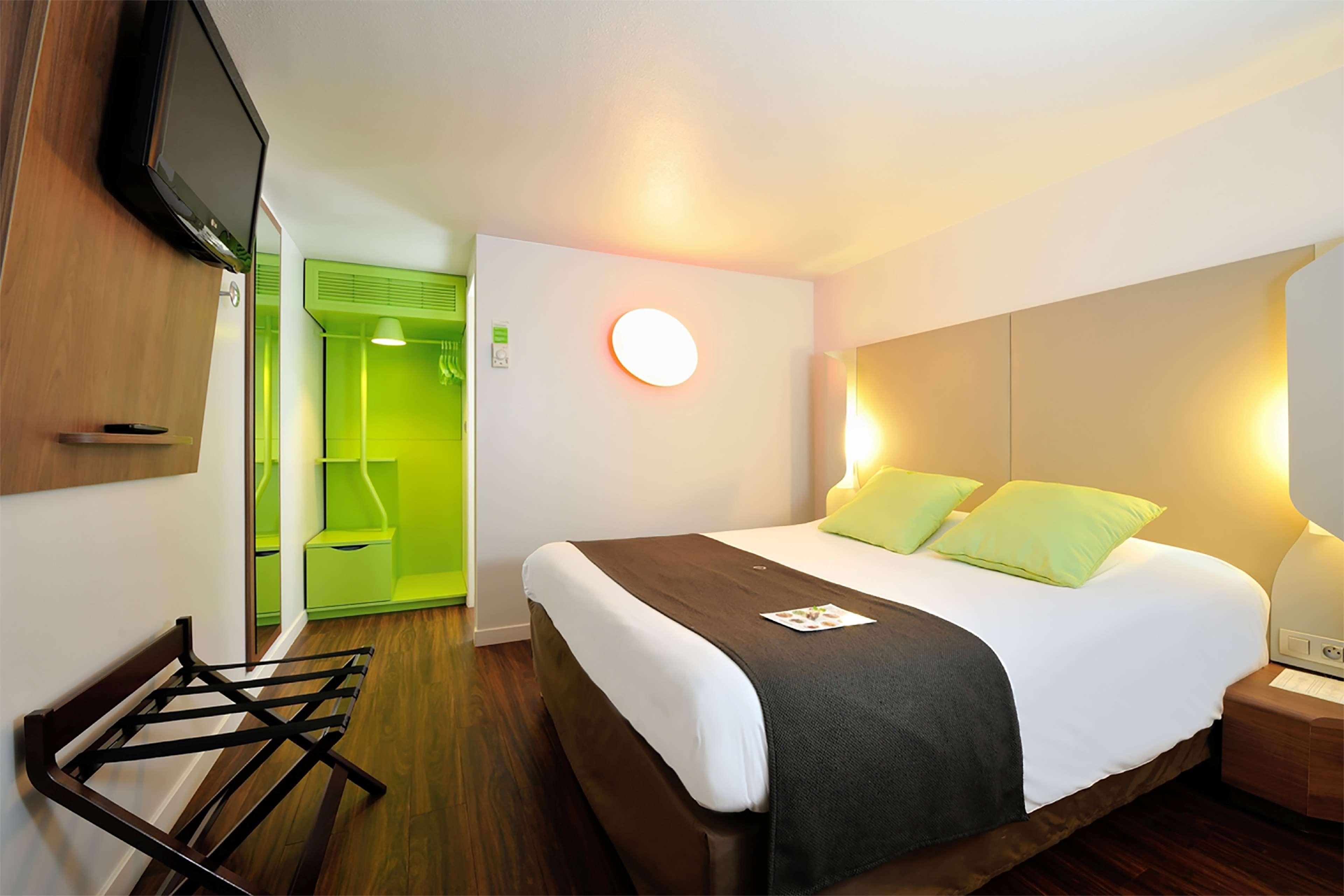 Campanile Orange Centre Sortie 21 Sur A7 A9 Hotel Exterior photo