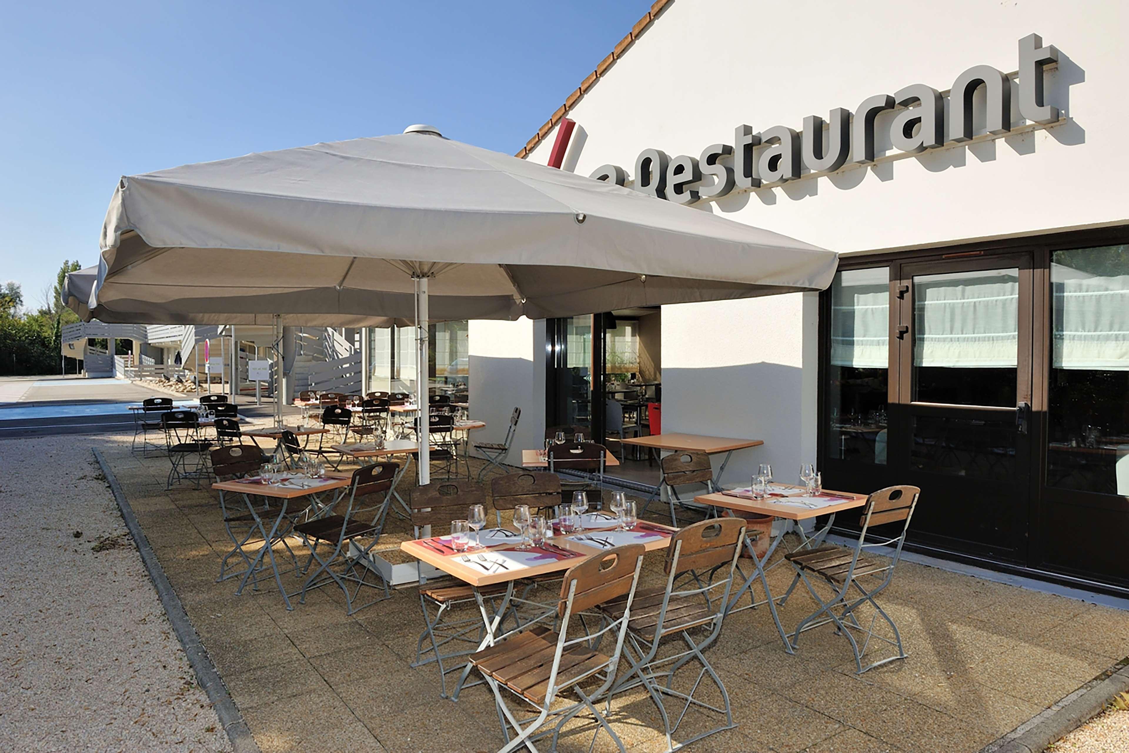 Campanile Orange Centre Sortie 21 Sur A7 A9 Hotel Exterior photo